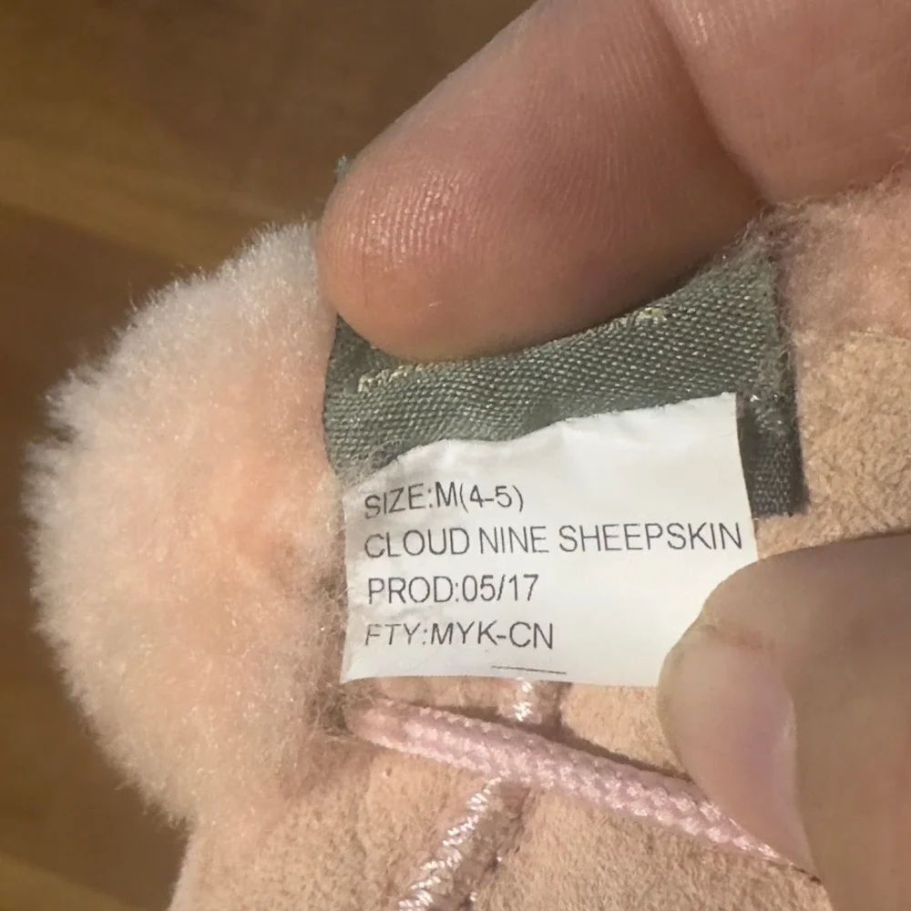 Cloud Nine Sheepskin Booties Soft‎ Cozy Infant Shoes M (4-5)